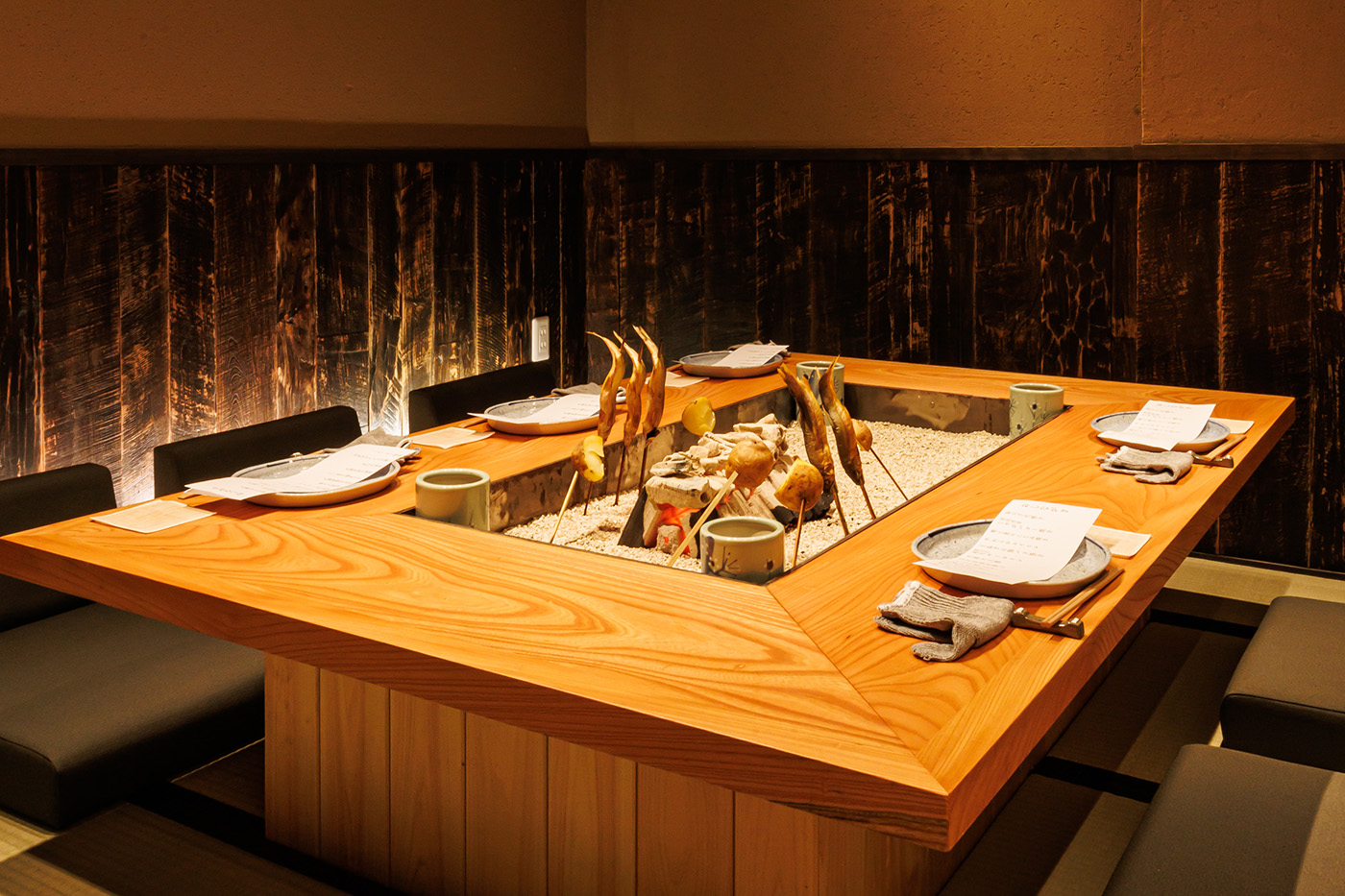 席・空間 | 【公式】囲炉裏家さんかい